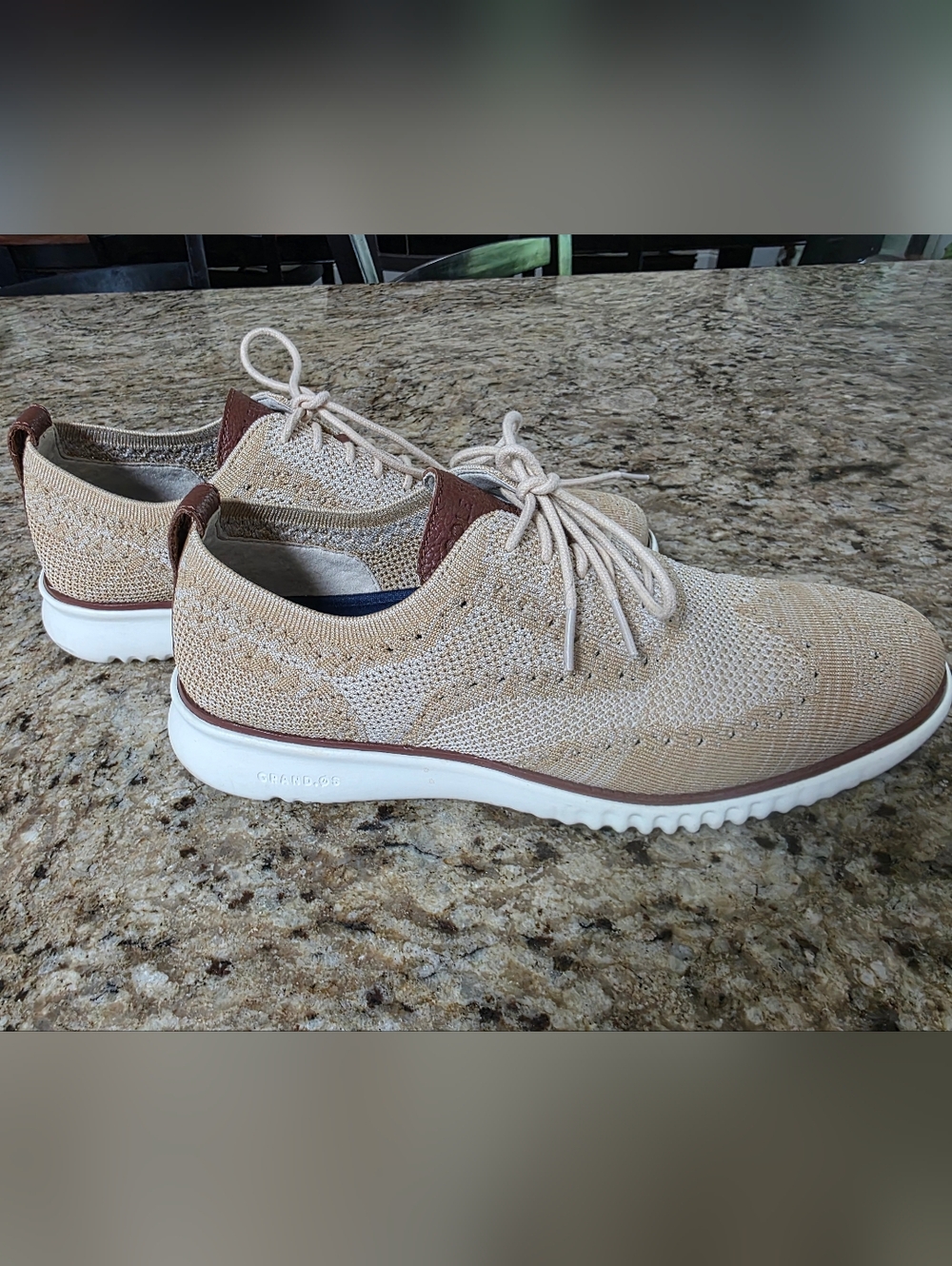 Cole Haan Men's 2.ZEROGRAND Stitchlite Oxford Wingtip Dress Shoe Size 9.5m Tan